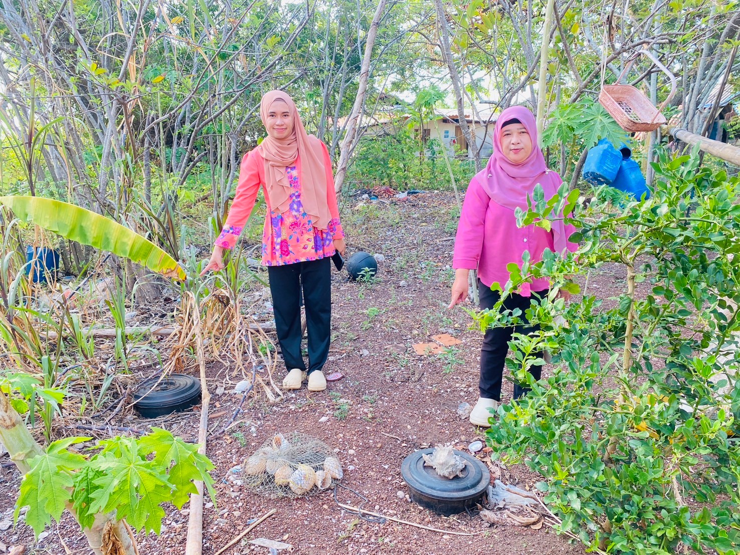 วันที่ 4 มีนาคม 2568
ณ ตำบลเกาะสาหร่าย อำเภอเมืองสตูล จังหวัดสตูล
นายณัฐพันธุ์  อังโชติพันธุ์ นายกองค์การบริหารส่วนตำบลเกาะสาหร่าย มอบหมายให้ กองสาธารณสุขและสิ่งแวดล้อม ลงพื้นที่ติดตามการจัดทำถังขยะเปียกลดโลกร้อนอย่างต่อเนื่อง ภายใต้การขับเคลื่อนแผนการปฏิบัติการเชิงกลยุทธ์แนวใหม่ RE-X-RAY โครงการถังขยะเปียก ลดโลกร้อน เพื่อบรรลุเป้าหมายการปล่อยก๊าซเรือนกระจกสุทธิเป็นศูนย์ ในพื้นที่ตำบลเกาะสาหร่าย
#คัดแยกขยะให้ถูกต้อง #ลดขยะเปียก #ลดโลกร้อน #เกาะสาหร่าย