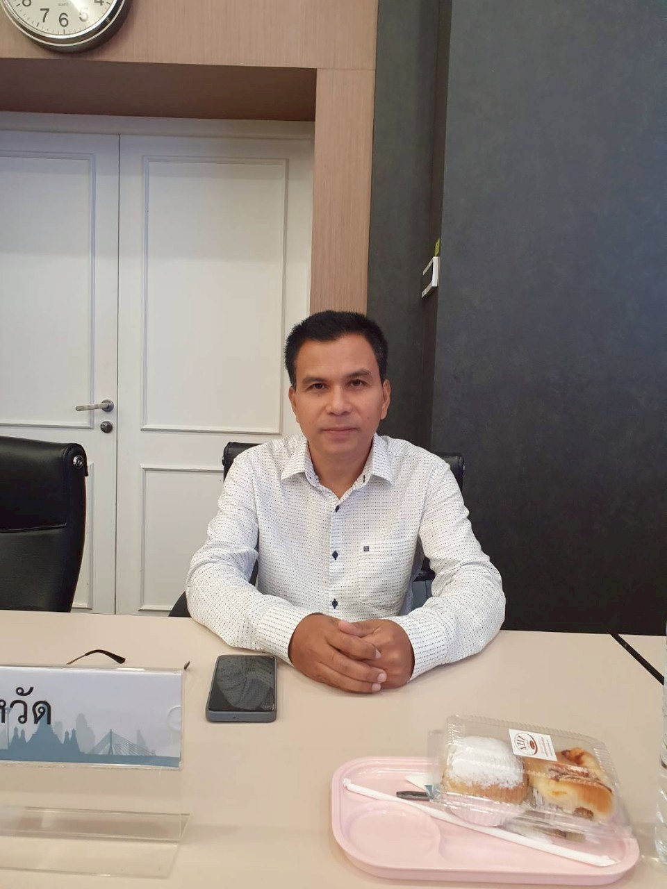 วันที่ 21 กรกฏาคม 2568 
นายวุฒิชัย นิ่มดำ ปลัดองค์การบริหารส่วนตำบลเกาะสาหร่าย ได้เข้าร่วมประชุมคณะกรรมการผังเมือง ครั้งที่ 6/2568 ณ ห้องประชุมอาคาร 4 ชั้น 15 กรมโยธาธิการและผังเมือง โดยคณะกรรมการผีงเมืองได้ประชุมพิจารณามีมติให้ความเห็นชอบผังเมืองรวมเกาะสาหร่าย-เกาะหลีเป๊ะ 
ทั้งนี้ คณะกรรมการได้เพิ่มข้อกำหนด ให้ อบต.จัดทำแผนแม่บทควบคุมจำนวนนักท่องเที่ยวในแนบท้ายประกาศผังเมืองด้วยและรายละเอียดปลีกย่อยอีกเล็กน้อย
หลังจากนี้กรมฯจะจัดทำเอกสาร+ประกาศรับเรื่อง 90 วัน +ประกาศราชกิจจาฯ ถ้าไม่มีการยื่นเรื่องคัดค้าน ที่นอกรอบกับ จนท.กรมโยธาฯคาดว่าจะประกาศราชกิจจาฯช่วงเดือน กพ.-มีค.69 จากนั้นจะเข้ากรรมการตามกฏหมายควยคุมอาคาร ยกเลิกกฏกระทรวง ปี 35 ต่อไป
