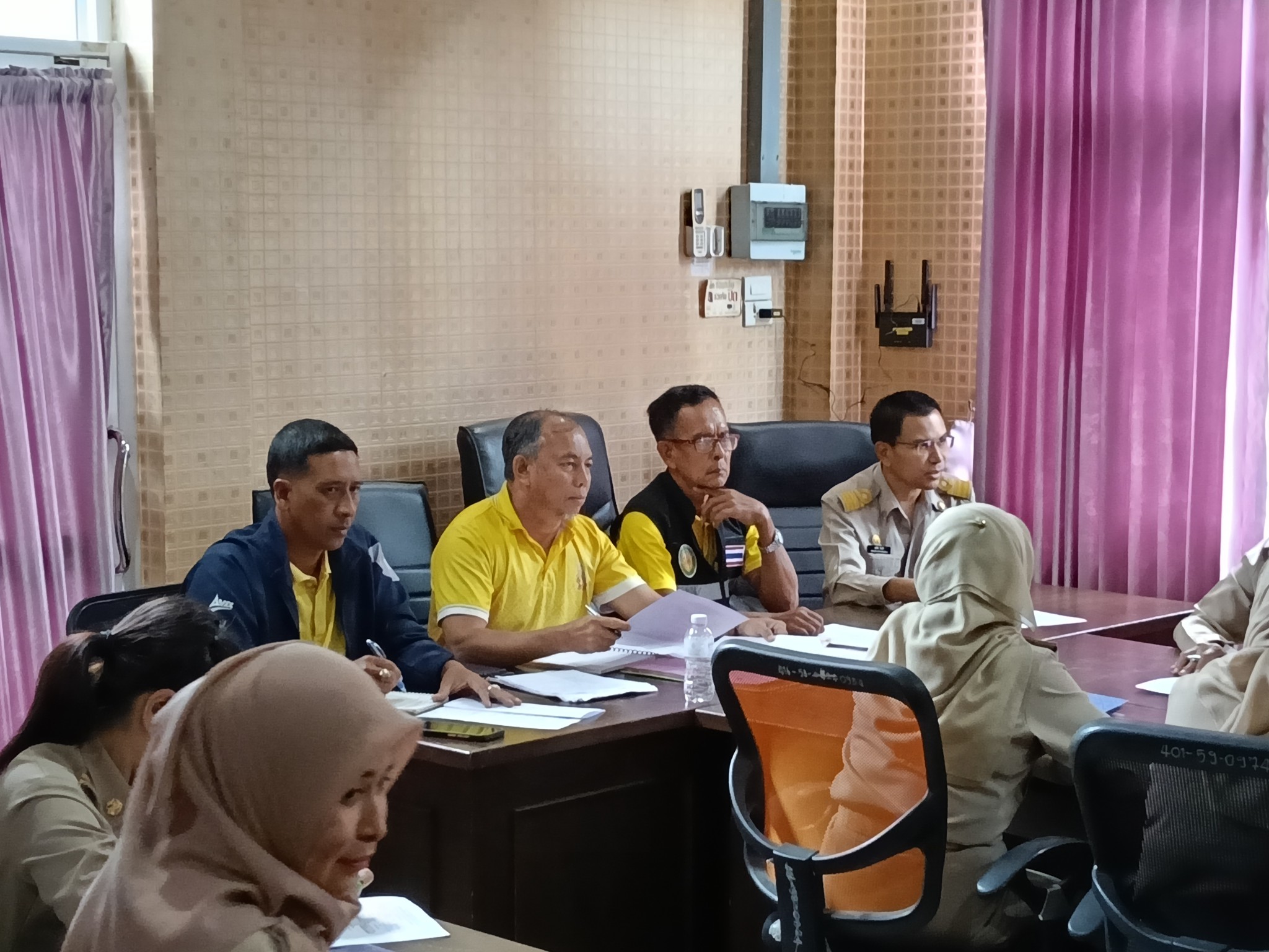 📢 อบต.เกาะสาหร่ายพร้อมลุย! ประชุมเตรียมจัดโครงการเสริมสร้างสุขภาพผู้สูงอายุ 👴👵